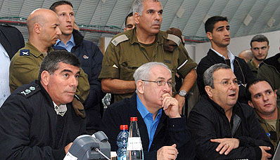 הרמטכ"ל, ראש הממשלה ושר הבטחון.