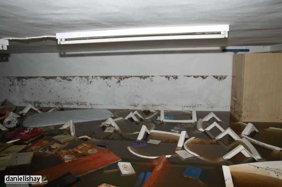 בשל הגשמים: בית הכנסת הוצף מים