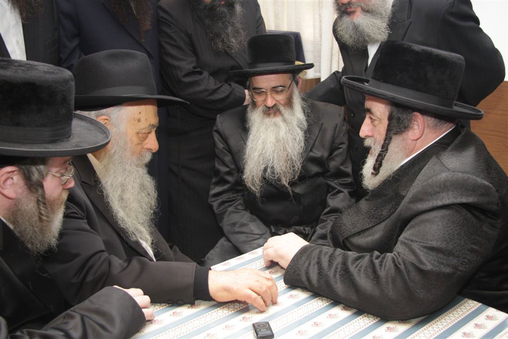 ה´חוזר´ של חב"ד בסבב אצל אדמו"רים