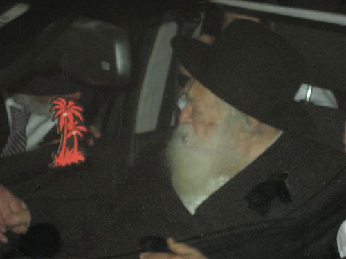 תמונות בלעדיות: הגר"ח בכותל