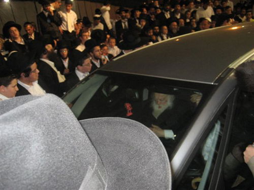 תמונות בלעדיות: הגר"ח בכותל