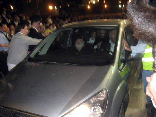 תמונות בלעדיות: הגר"ח בכותל