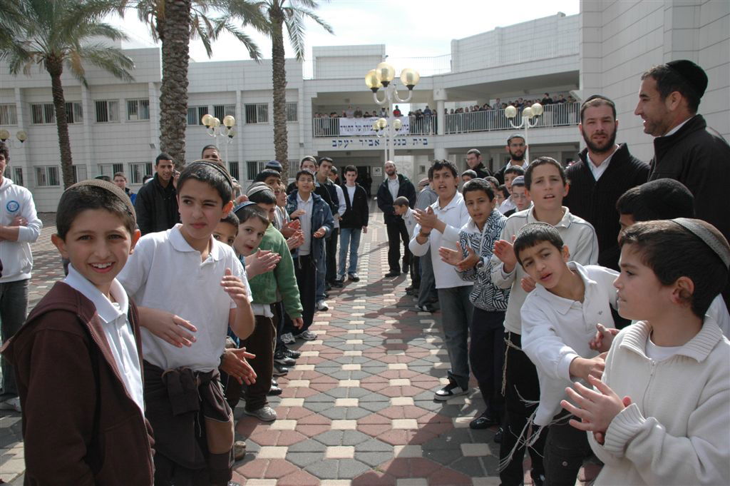 מסע הגראי"ל לערי הצפון: "כיכר השבת" בתיעוד מקיף