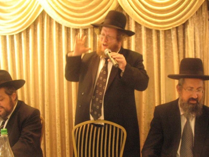 רבנים ועסקנים בשמחת מזכה הרבים