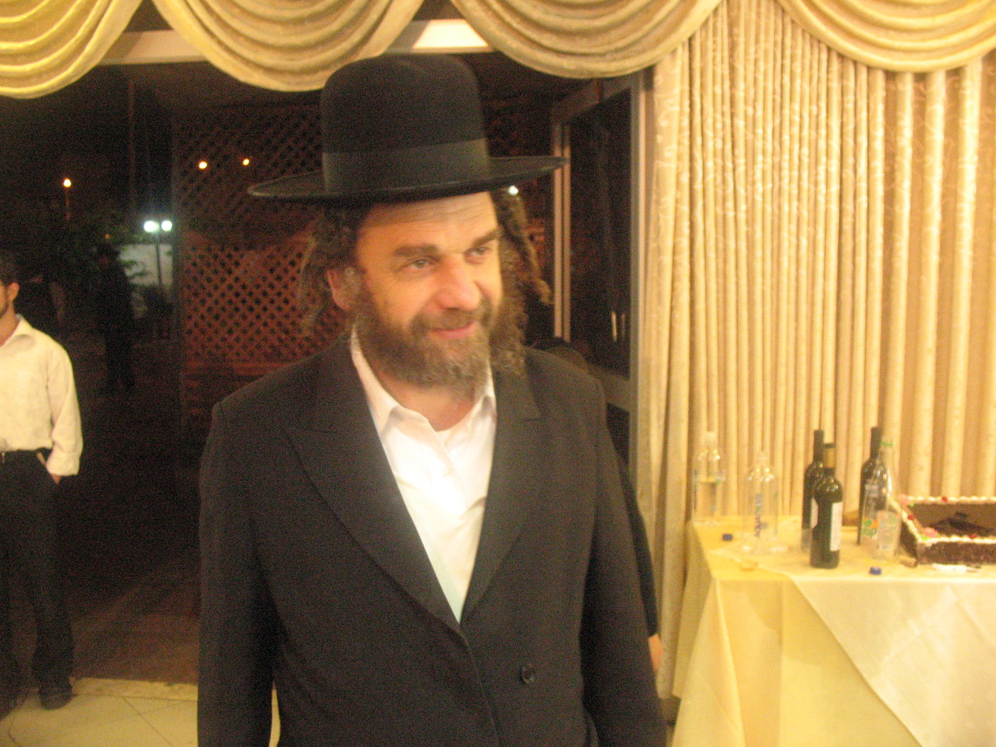 רבנים ועסקנים בשמחת מזכה הרבים