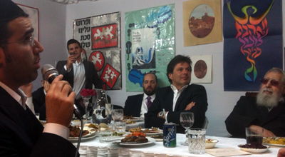 שוואקי בסוכת הגר"ע