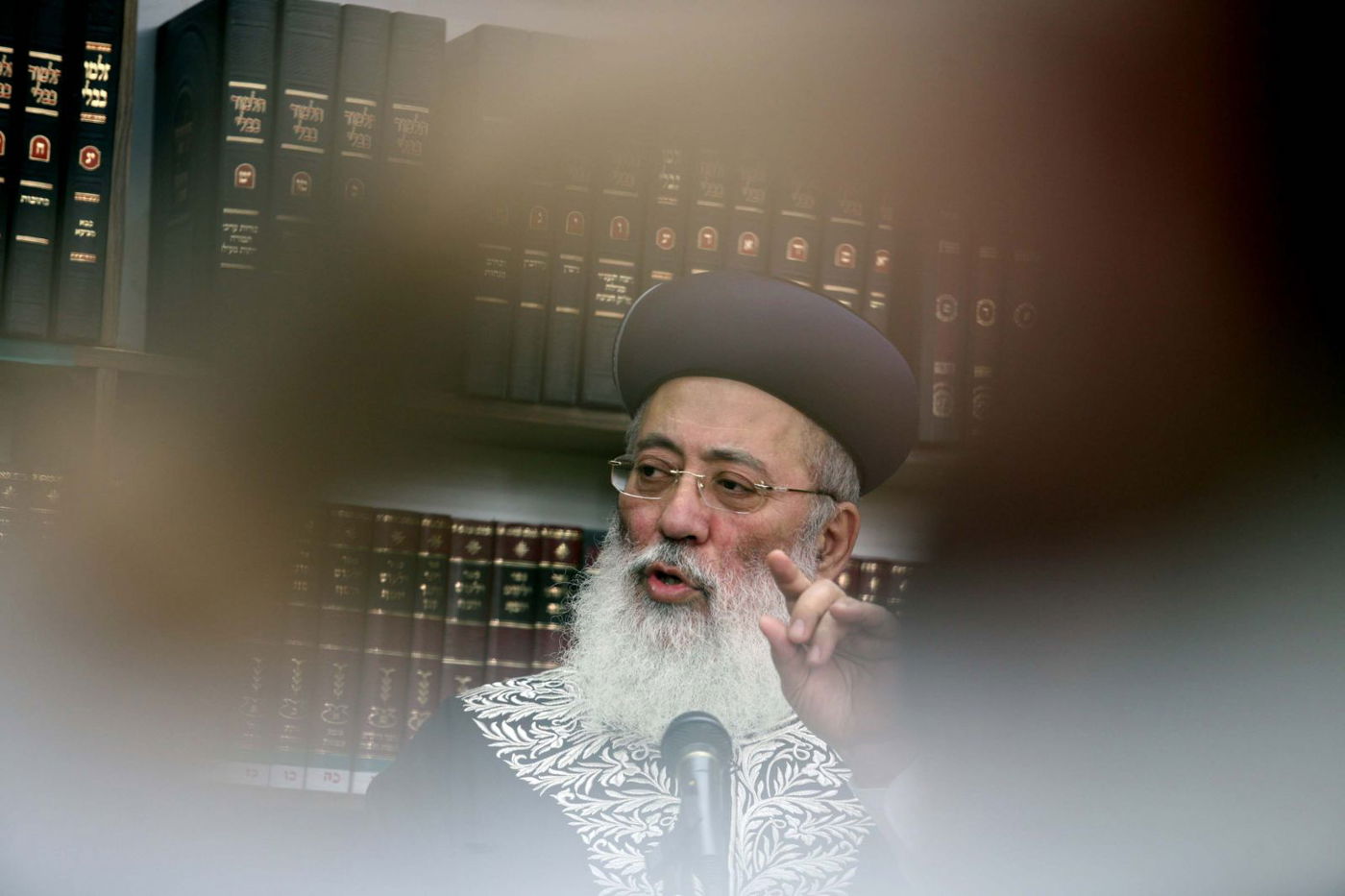 הגר"ש עמאר הורה: דיינים לא ידונו יותר בביטול גיורים