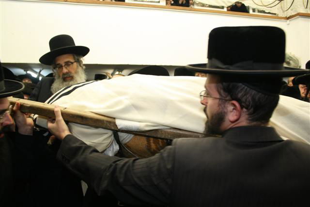 אלפים ליוו למנוחות את  האדמו"ר מבוסטון זצ"ל