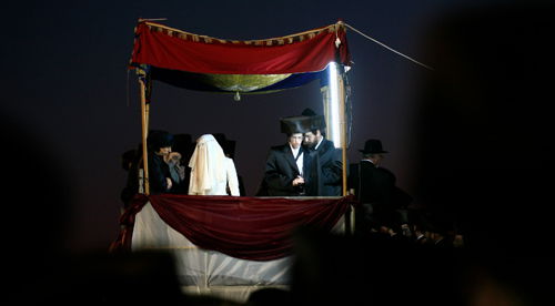 למרות ה´שבעה´: הגאב"ד התיר להשתתף בחתונה