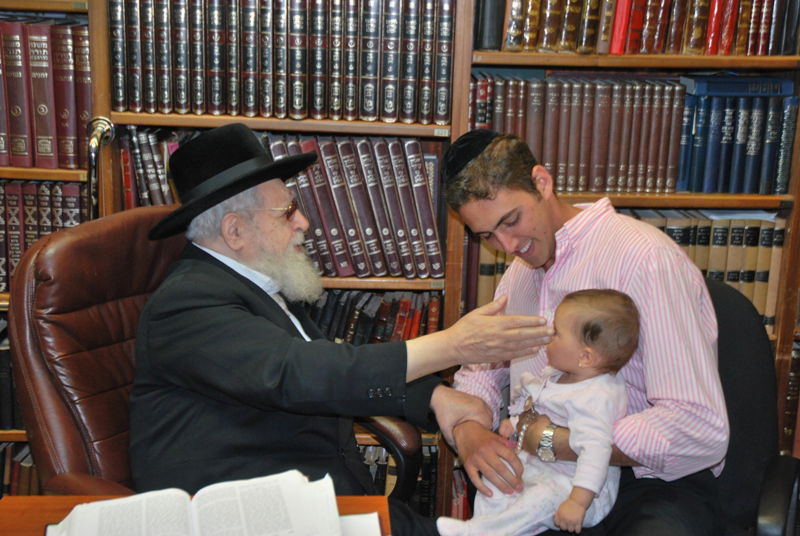 התמונות האחרונות: הזוג סאבא והתינוקת אצל הגר"ע