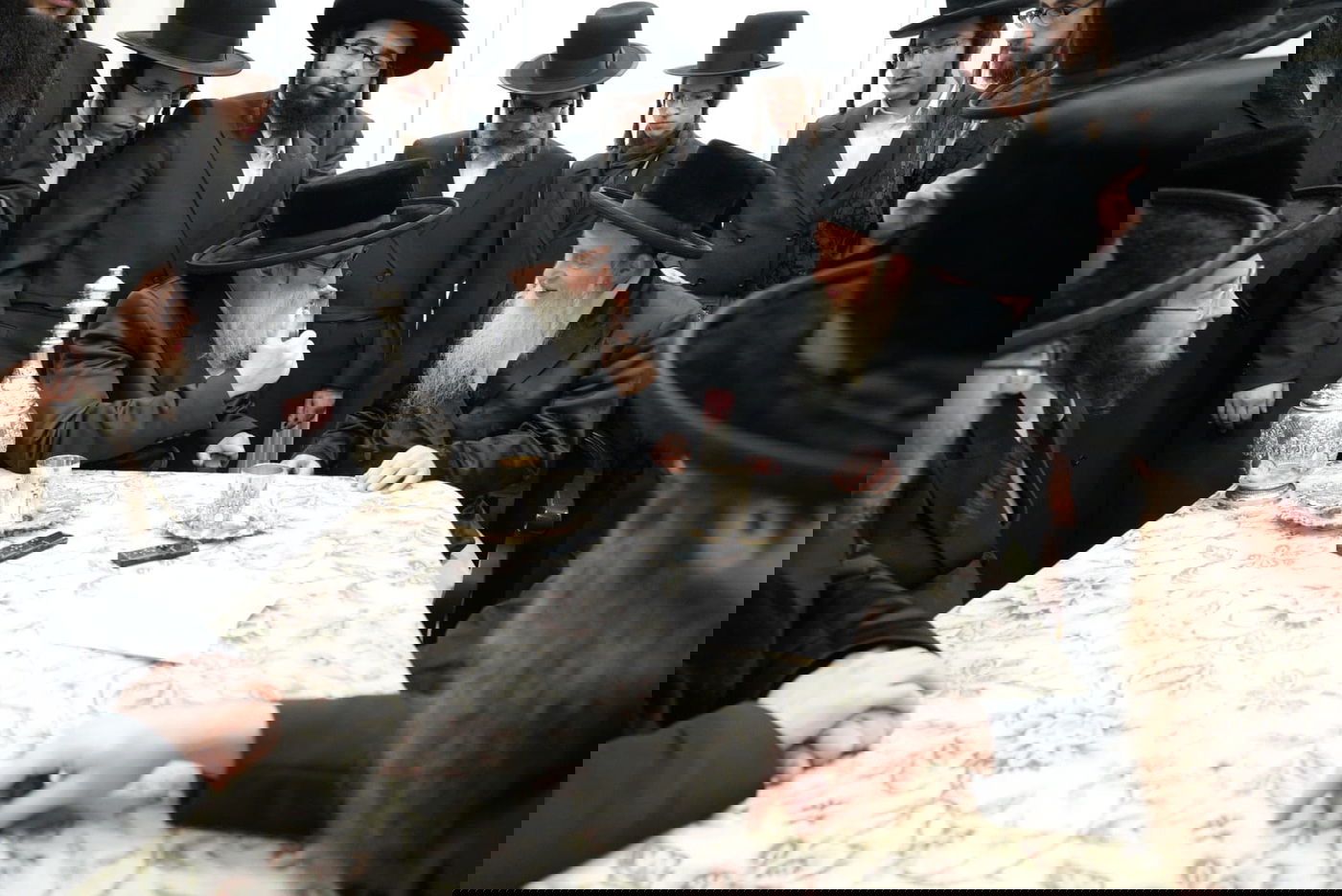 האדמו"ר ערך ביקור בזק בעיר האנגלית; עם מי נפגש?