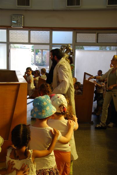 לא תחמוד בית (כנסת) רעיך: מאבק אלים בערד