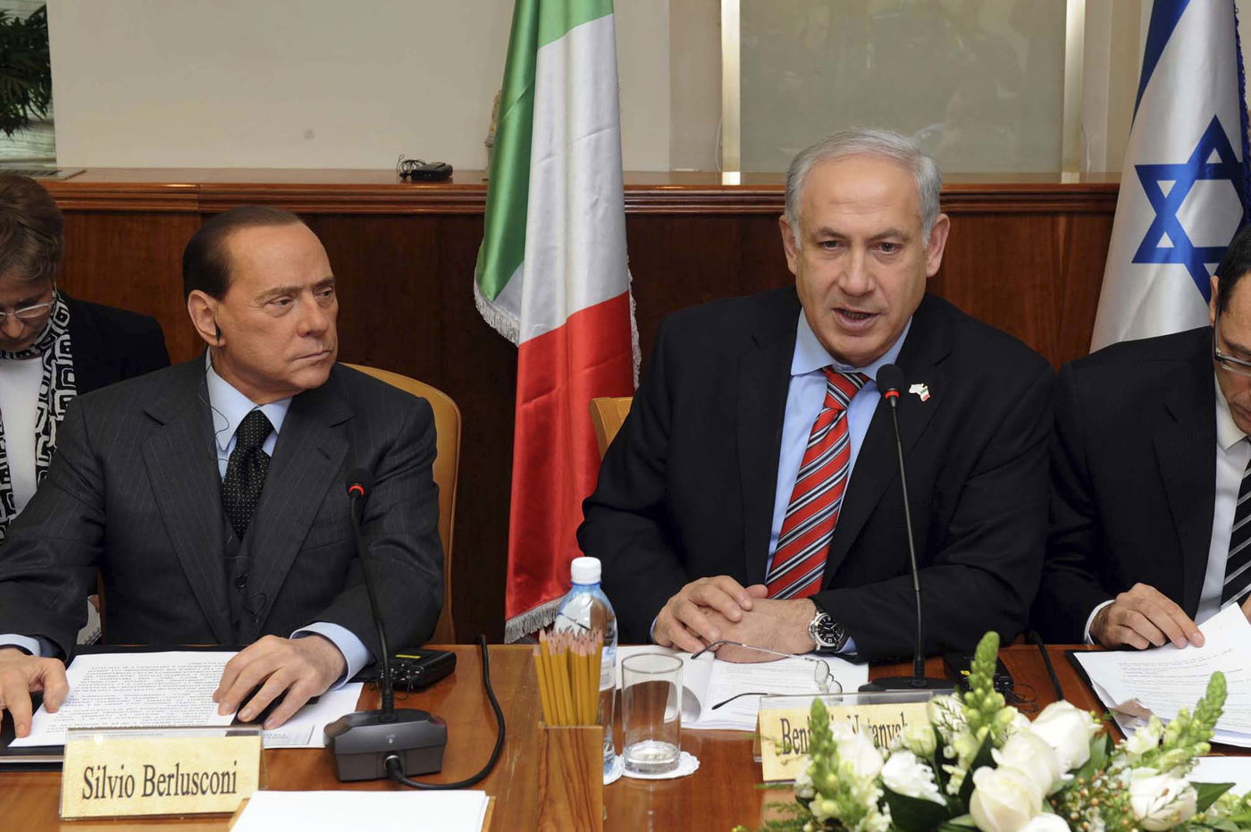 ברלוסקוני בארץ: דמע ב"יד ושם", התרגש בבית הנשיא