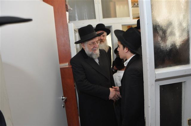הרב לאו ובנו אצל הגרי"ש אלישיב