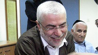 בניזרי בכלא