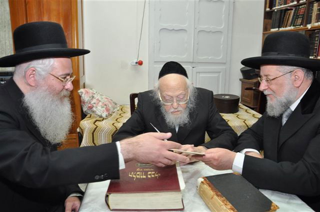 הרב לאו ובנו אצל הגרי"ש אלישיב