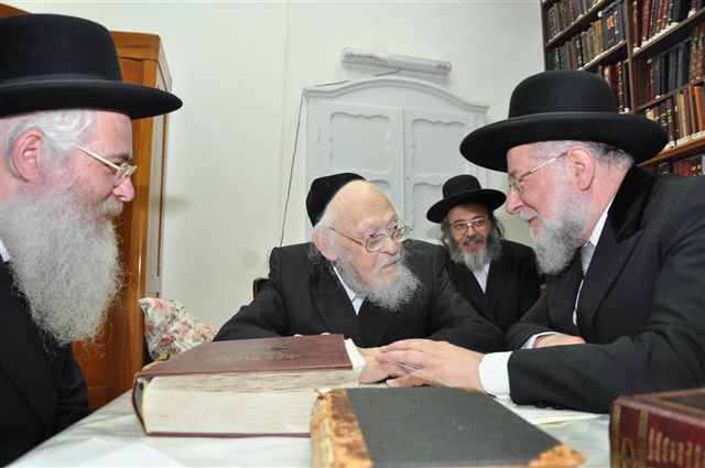 הרב לאו ובנו אצל הגרי"ש אלישיב