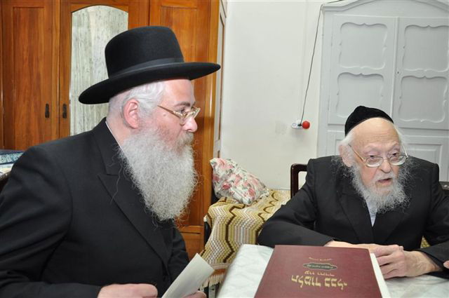 הרב לאו ובנו אצל הגרי"ש אלישיב