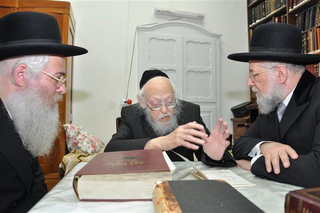 הרב לאו ובנו אצל הגרי"ש אלישיב