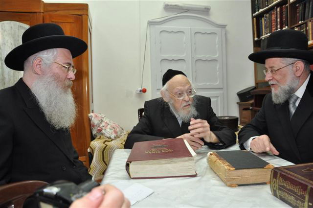 הרב לאו ובנו אצל הגרי"ש אלישיב