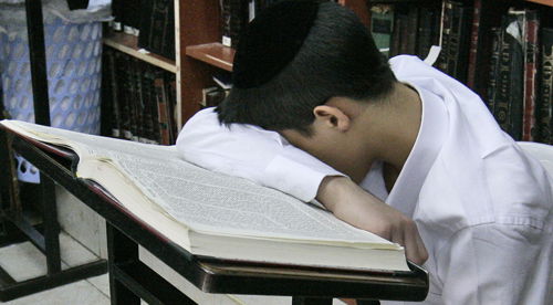 עייפות(צ': פלאש 90)