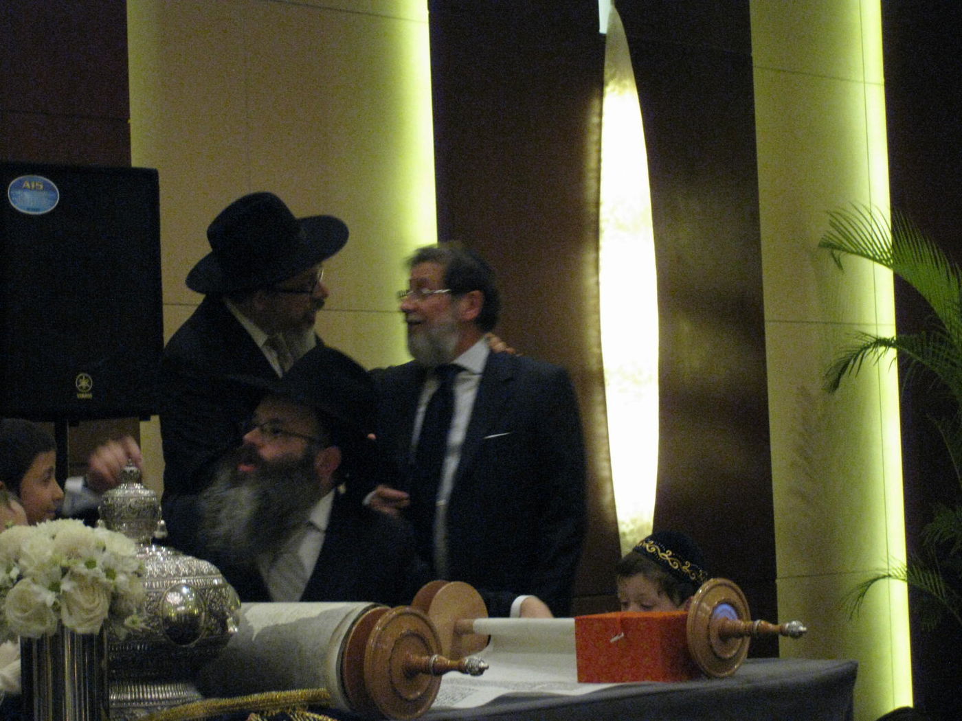 ביג´ין: הוכנס ספר-תורה לבית-חב"ד המקומי