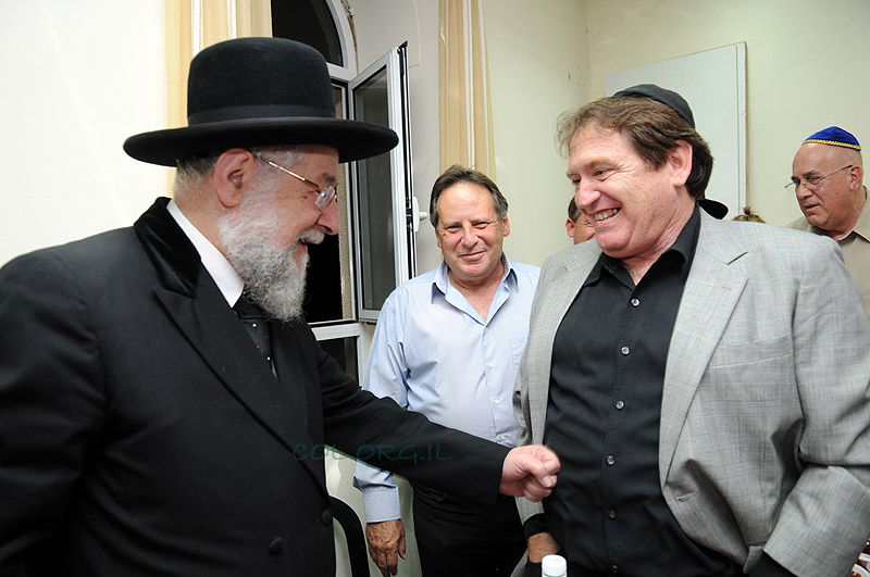 מה לחש נשיא קוקה-קולה לרב לאו?