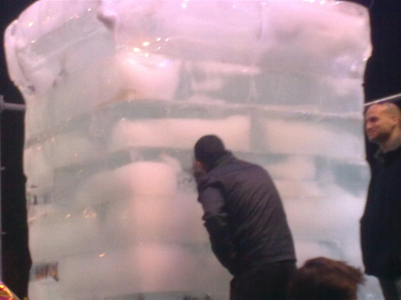 להסתכל לטירוף בעיניים: 'כיכר' בכי-קר