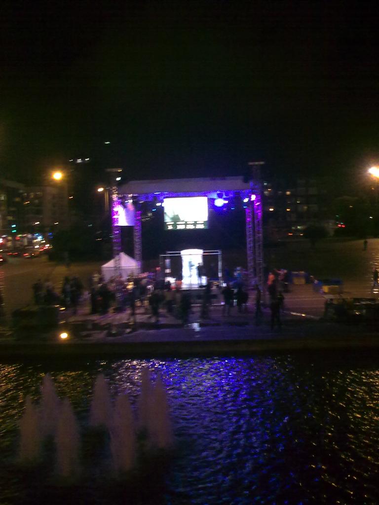 להסתכל לטירוף בעיניים: 'כיכר' בכי-קר