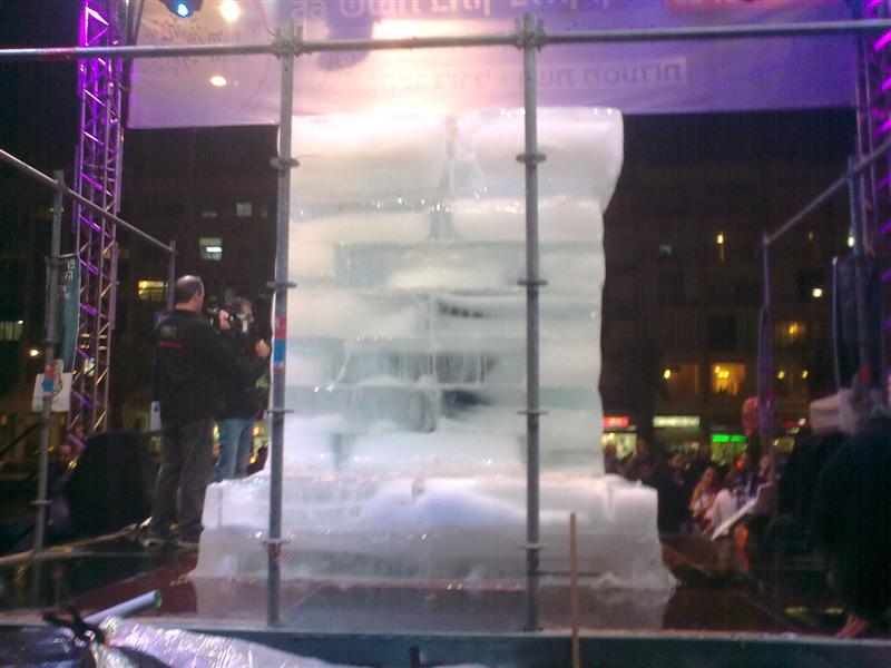 להסתכל לטירוף בעיניים: 'כיכר' בכי-קר