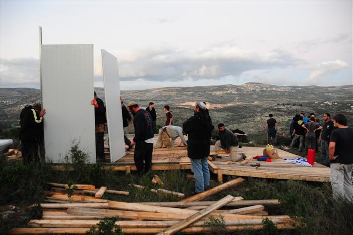 ´שבעה´ לרצח: הוקם מרכז תורני בזירה