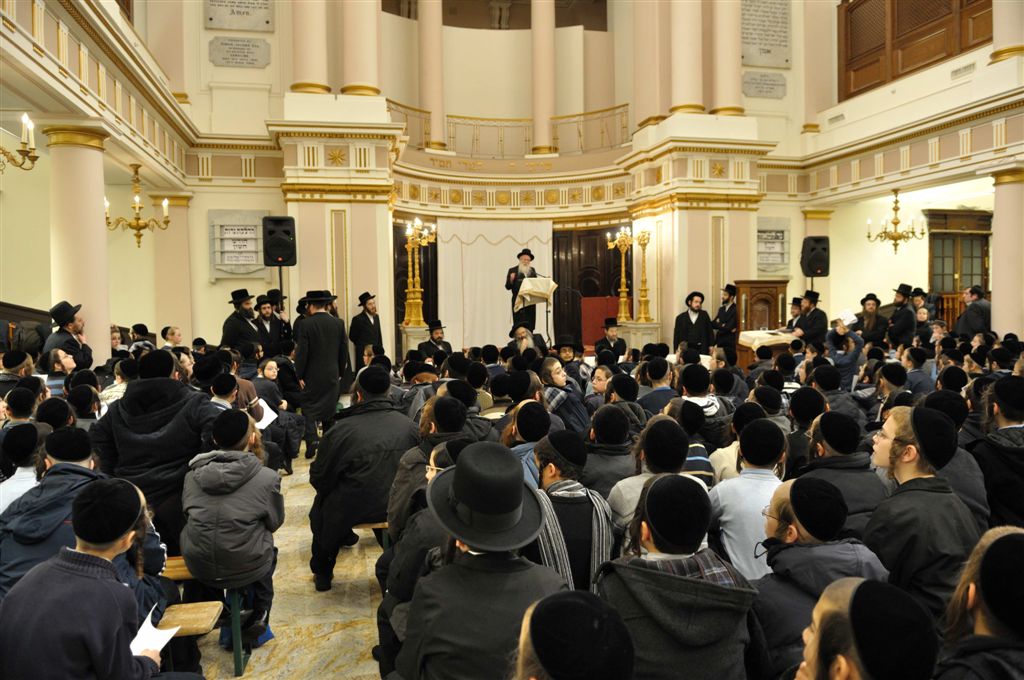 עצרת תפילה ע"י תשב"ר בביהמ"ד באבוב בלונדון למען עצורי יפאן