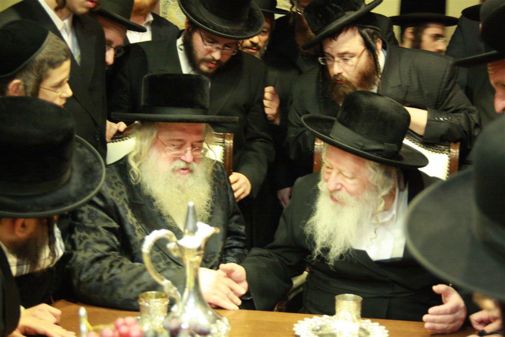 האדמו"ר מגור בביקור מיוחד בבית האדמו"ר ממונקאטש