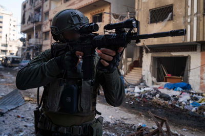 חיל האוויר תקף מטרות בעזה | לוחמים חיסלו מחבלים • צפו