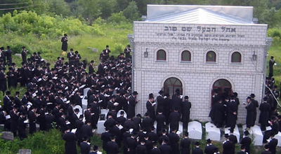 עולים לקבר הבעש"ט (