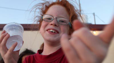 הבת שלי גמלונית. מה עושים?