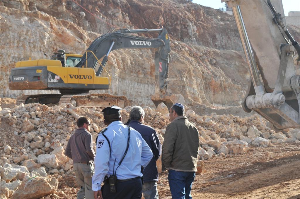 צפו בתיעוד: הקפאת הבניה בביתר הביאה לעימות אלים