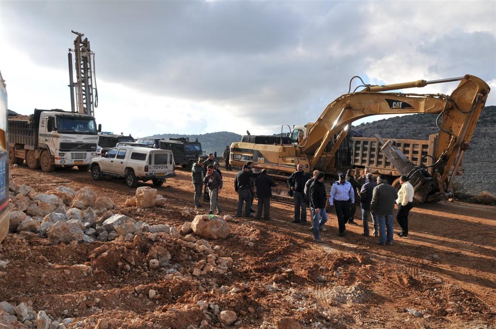 צפו בתיעוד: הקפאת הבניה בביתר הביאה לעימות אלים