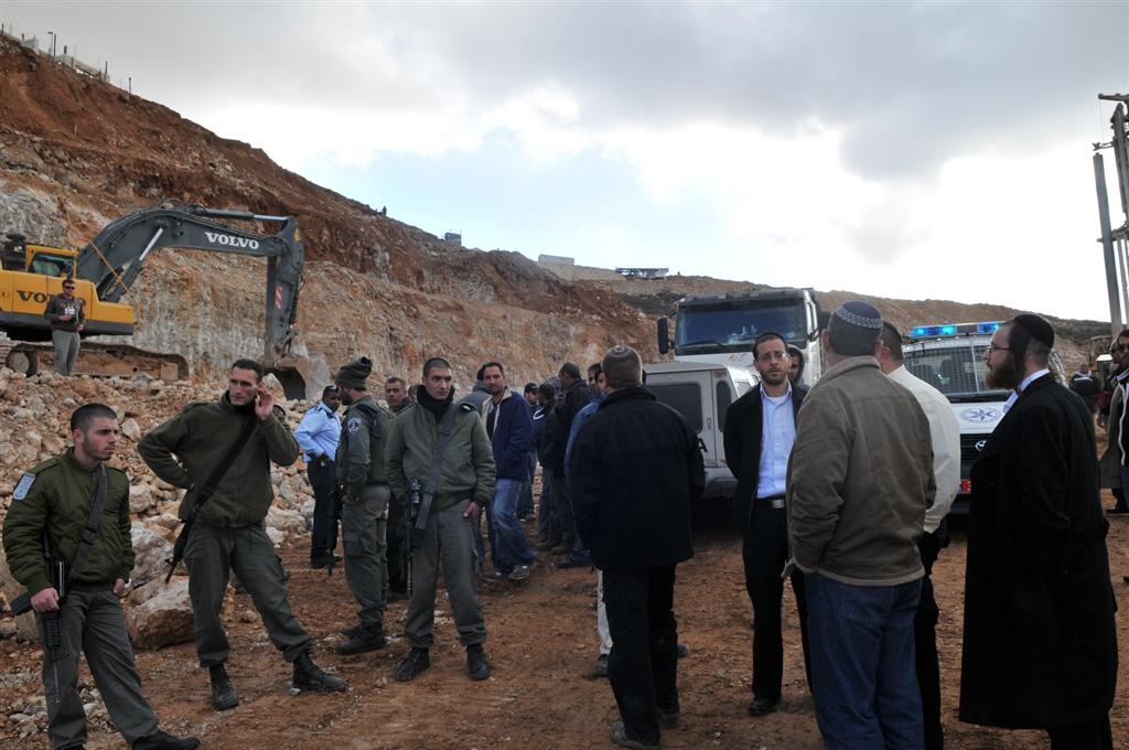 צפו בתיעוד: הקפאת הבניה בביתר הביאה לעימות אלים