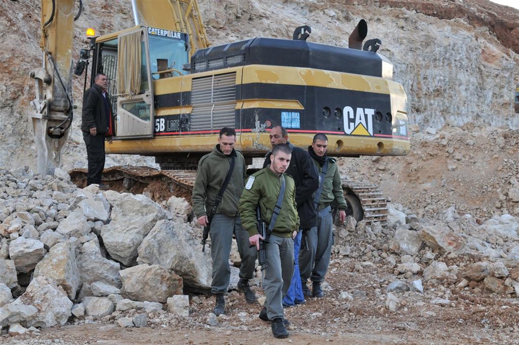 צפו בתיעוד: הקפאת הבניה בביתר הביאה לעימות אלים