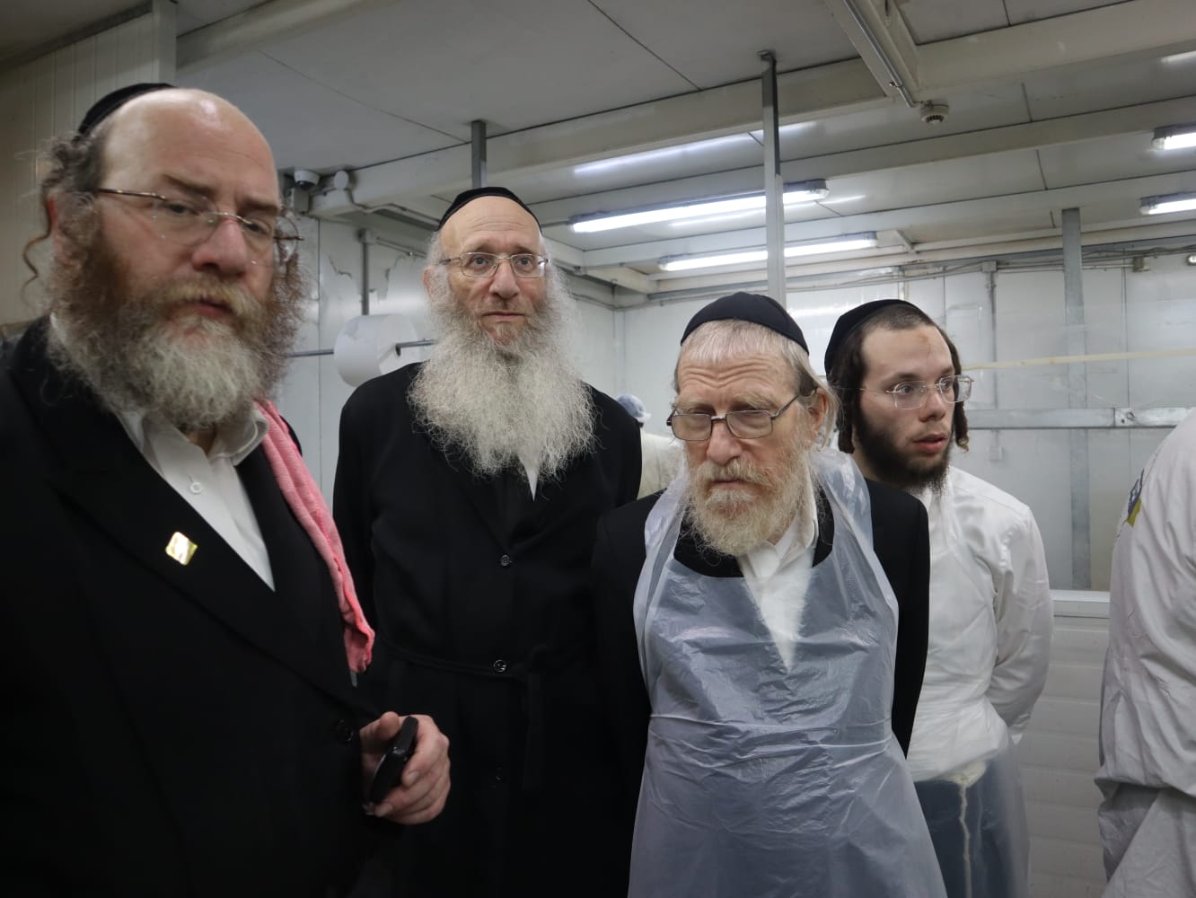 הגרי"א דינר והגר"י אונגרישר באפיית מצות