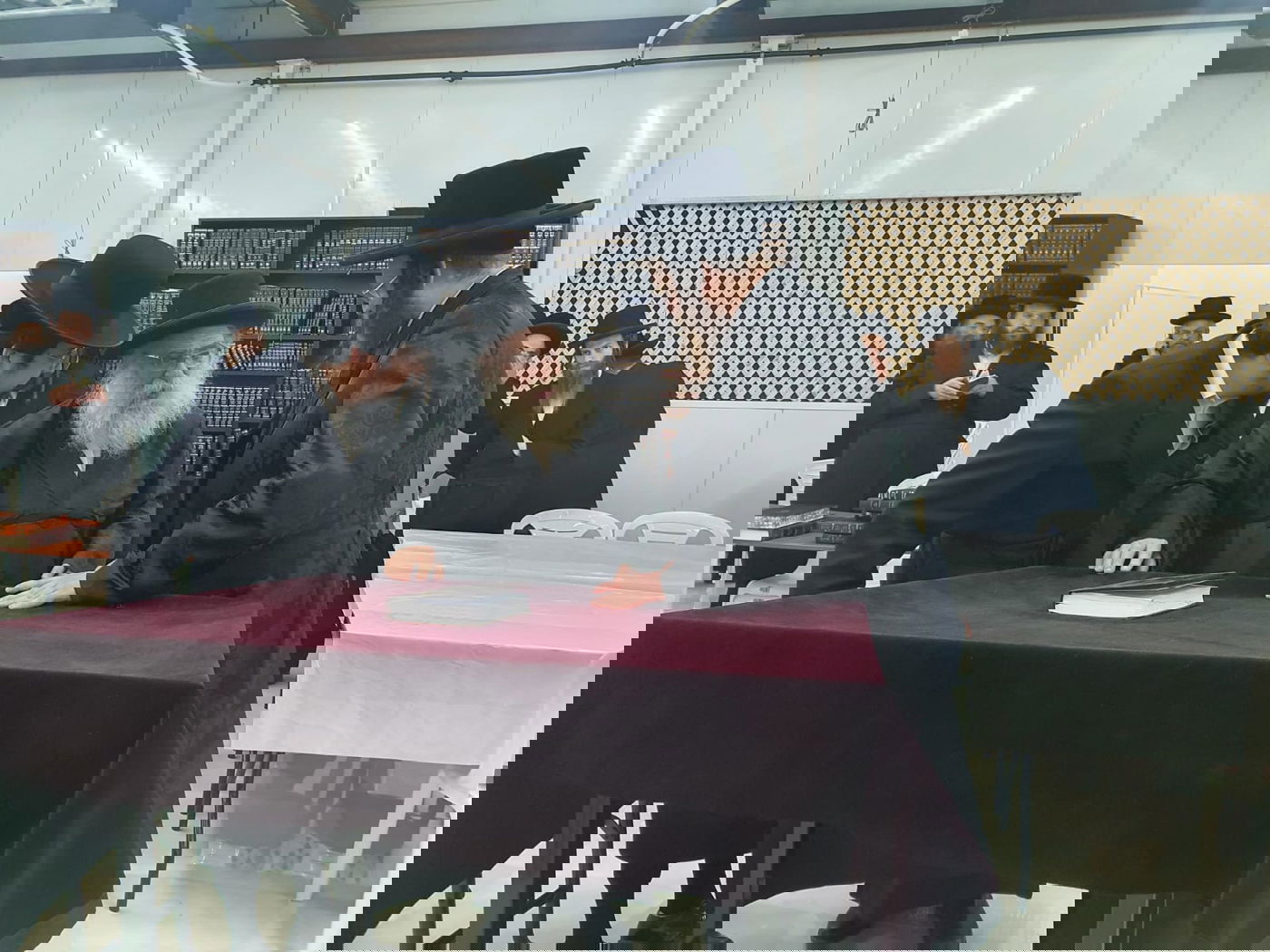 גאב"ד מאקאווא בביקור בספינקא בית שמש