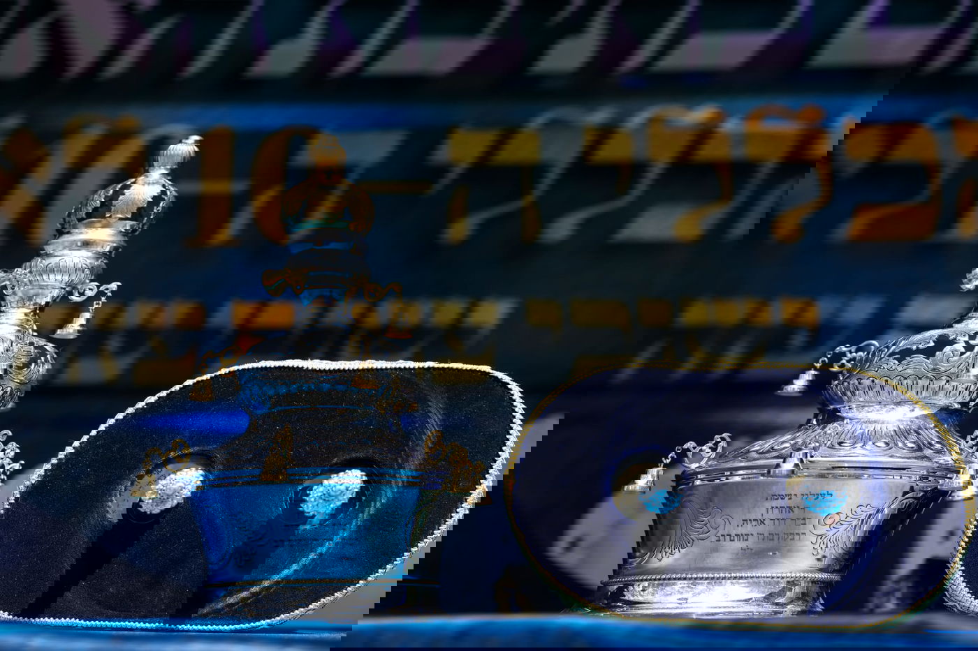 עם משפחות החטופים וההרוגים בשדה הקטל ברעים: מעמד מרגש של הכנסת ספר תורה | תיעוד מיוחד