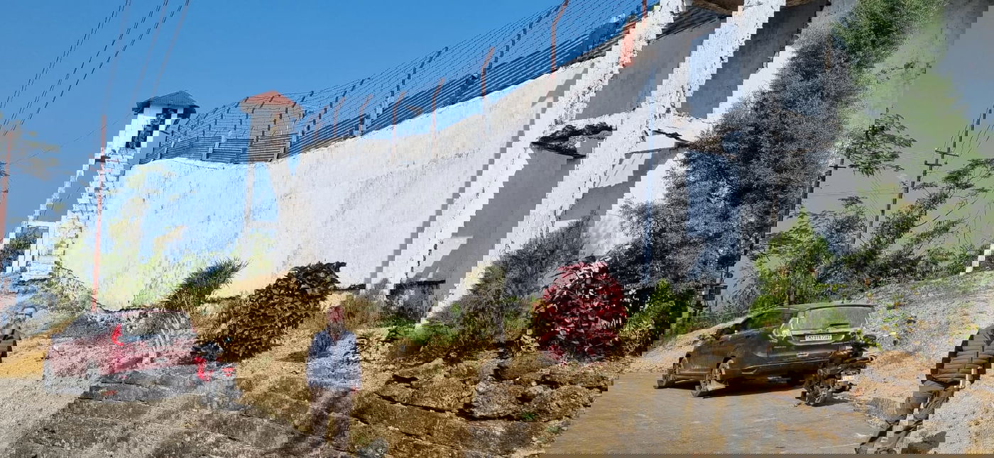 מחוץ לבית הכלא בבנגלדש