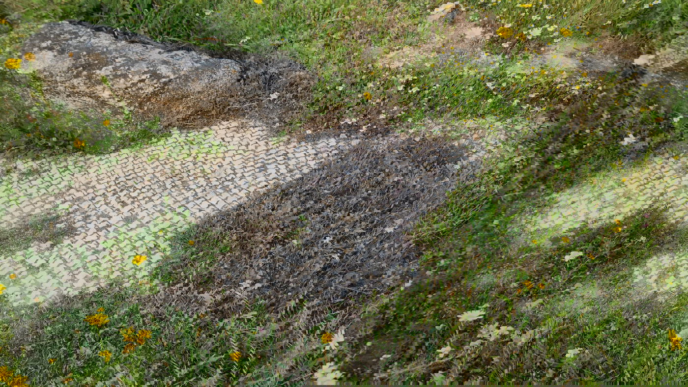בית גאים יסח השם. שרידי המבנה הנוצרי בחירבת כפר רות