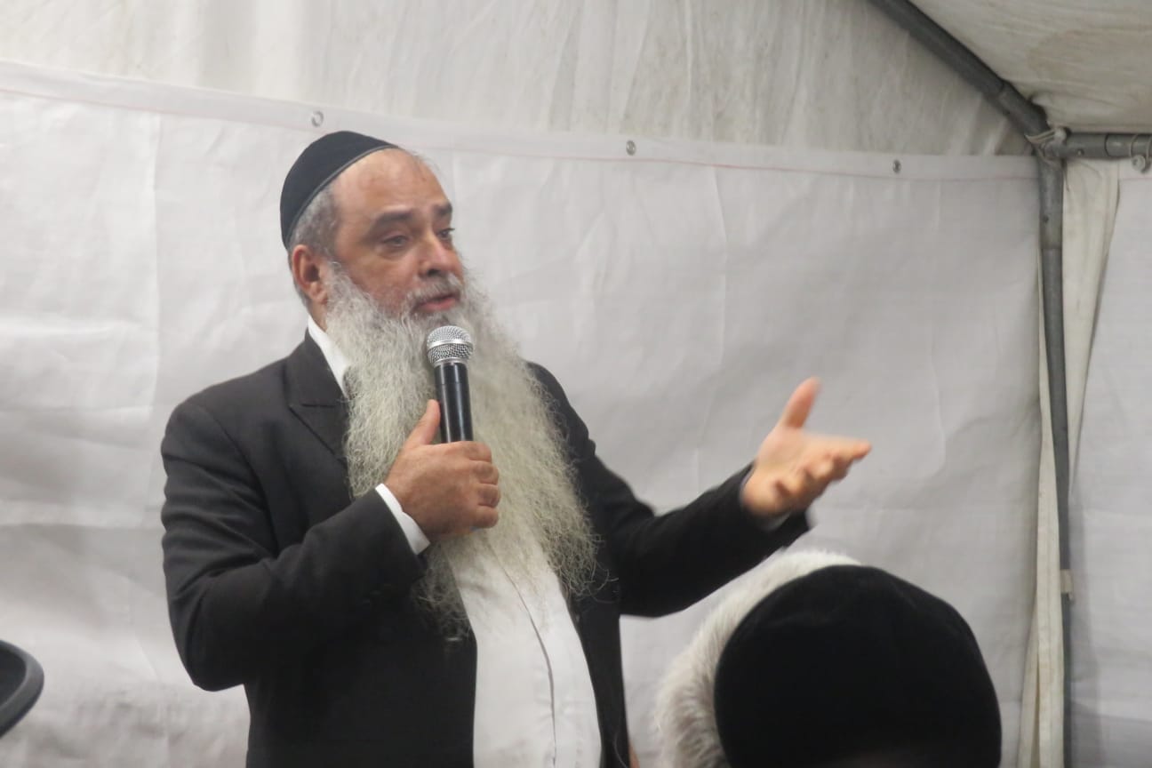 עצרת המספד עם סיום ה'שבעה' לאביהם של מזכי הרבים