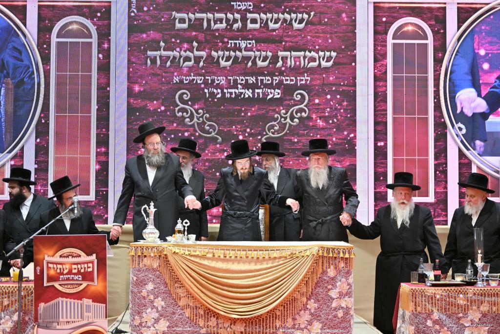 ההכרזה לחסידי סאדיגורה ב'שלישי למילה' של בן האדמו"ר