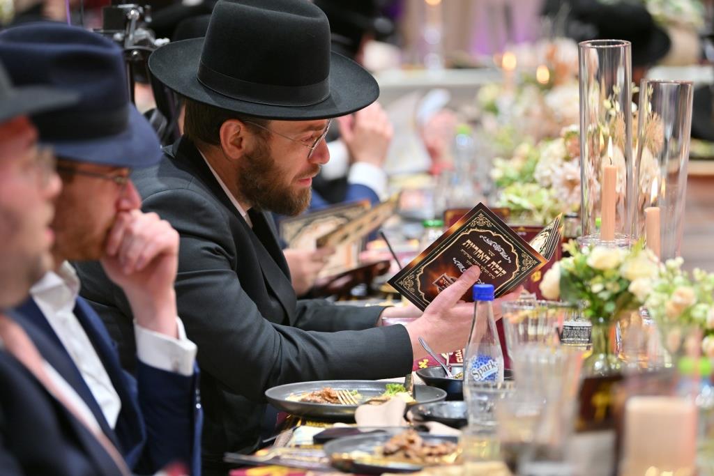 ההכרזה לחסידי סאדיגורה ב'שלישי למילה' של בן האדמו"ר