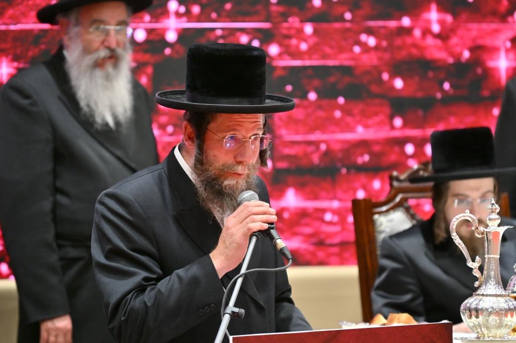 ההכרזה לחסידי סאדיגורה ב'שלישי למילה' של בן האדמו"ר