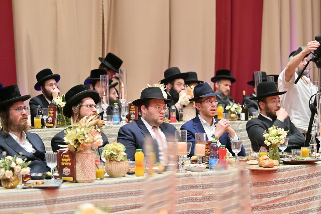 ההכרזה לחסידי סאדיגורה ב'שלישי למילה' של בן האדמו"ר